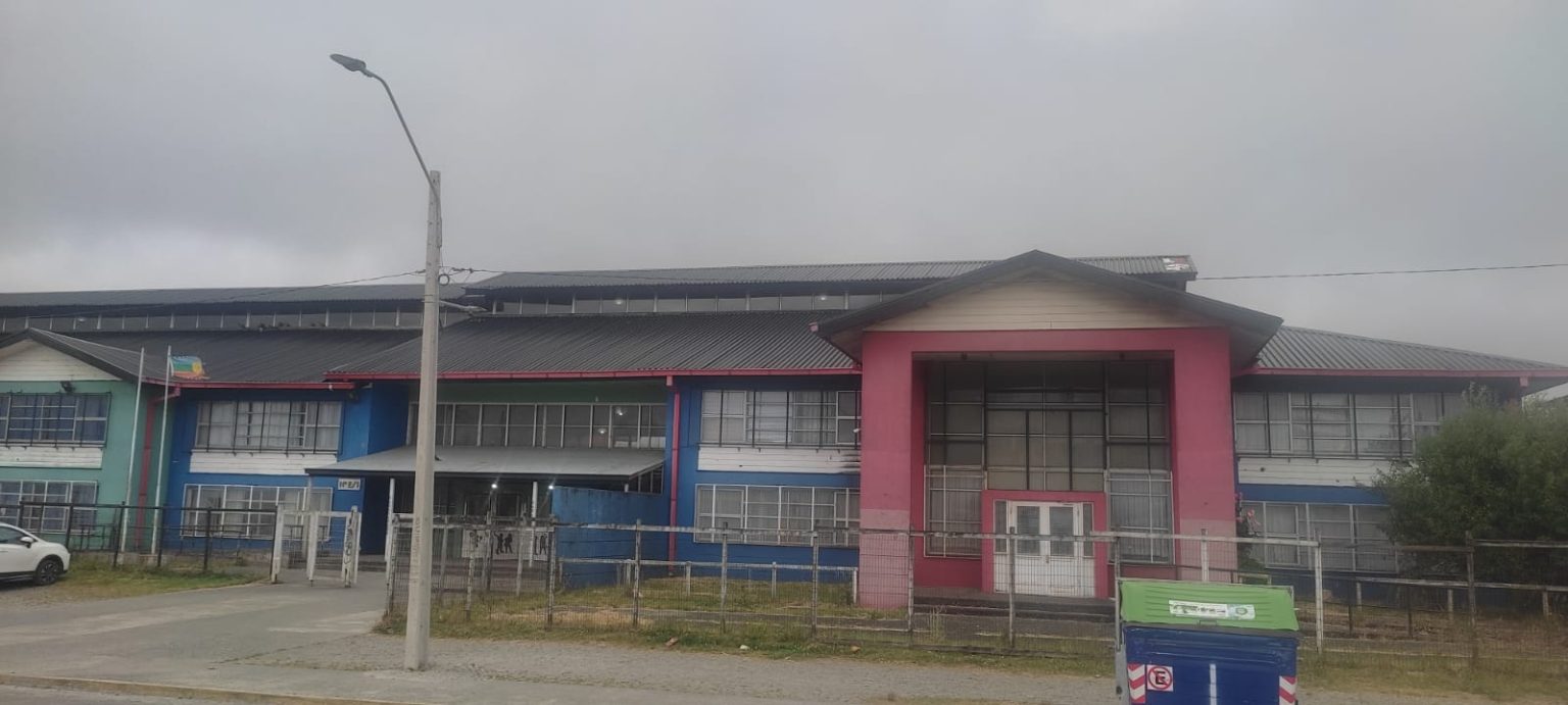 Activan protocolos por denuncia de presunto abuso sexual al interior de establecimiento educacional en Alerce